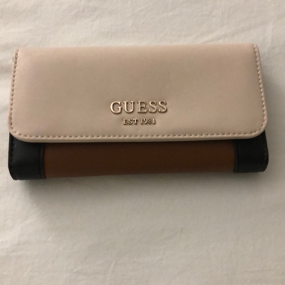 Guess wallet - Picture 2 of 6